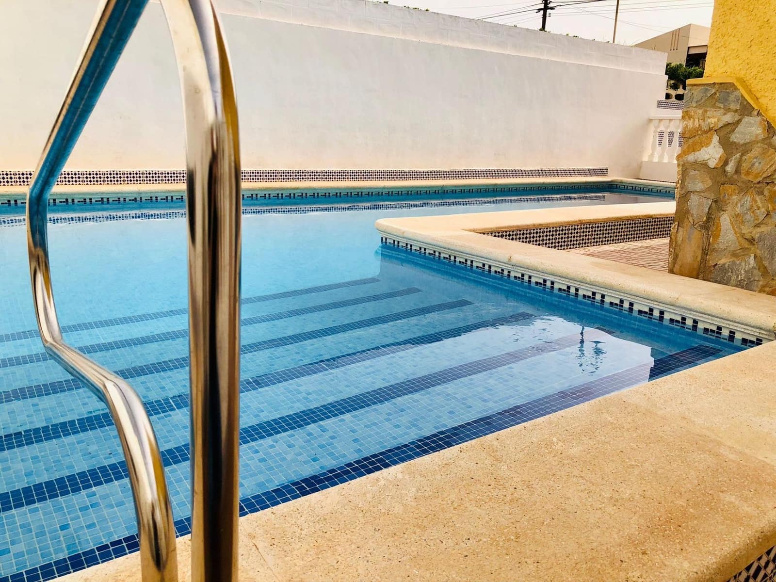 6 sypialnia Willa na sprzedaż w Guardamar del Segura z basenem garażem - 800 000 € (Ref: 7744014)