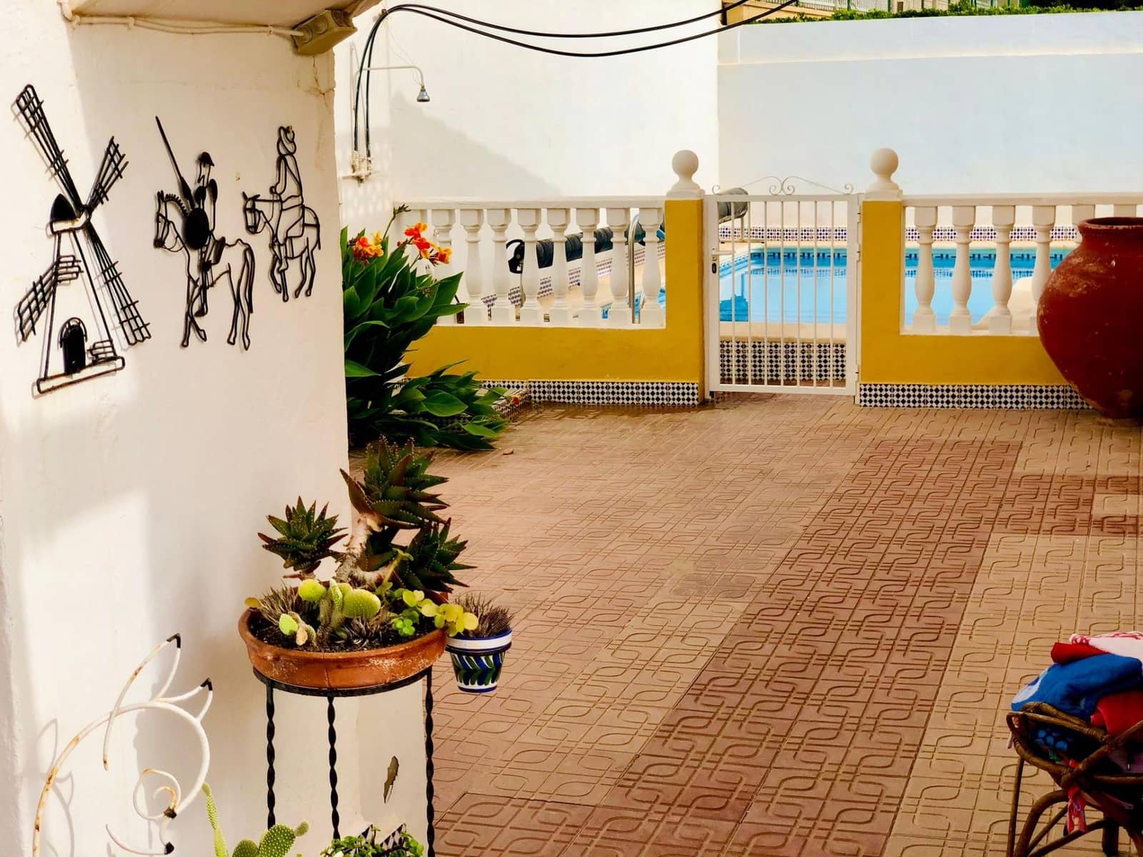 6 sypialnia Willa na sprzedaż w Guardamar del Segura z basenem garażem - 800 000 € (Ref: 7744014)