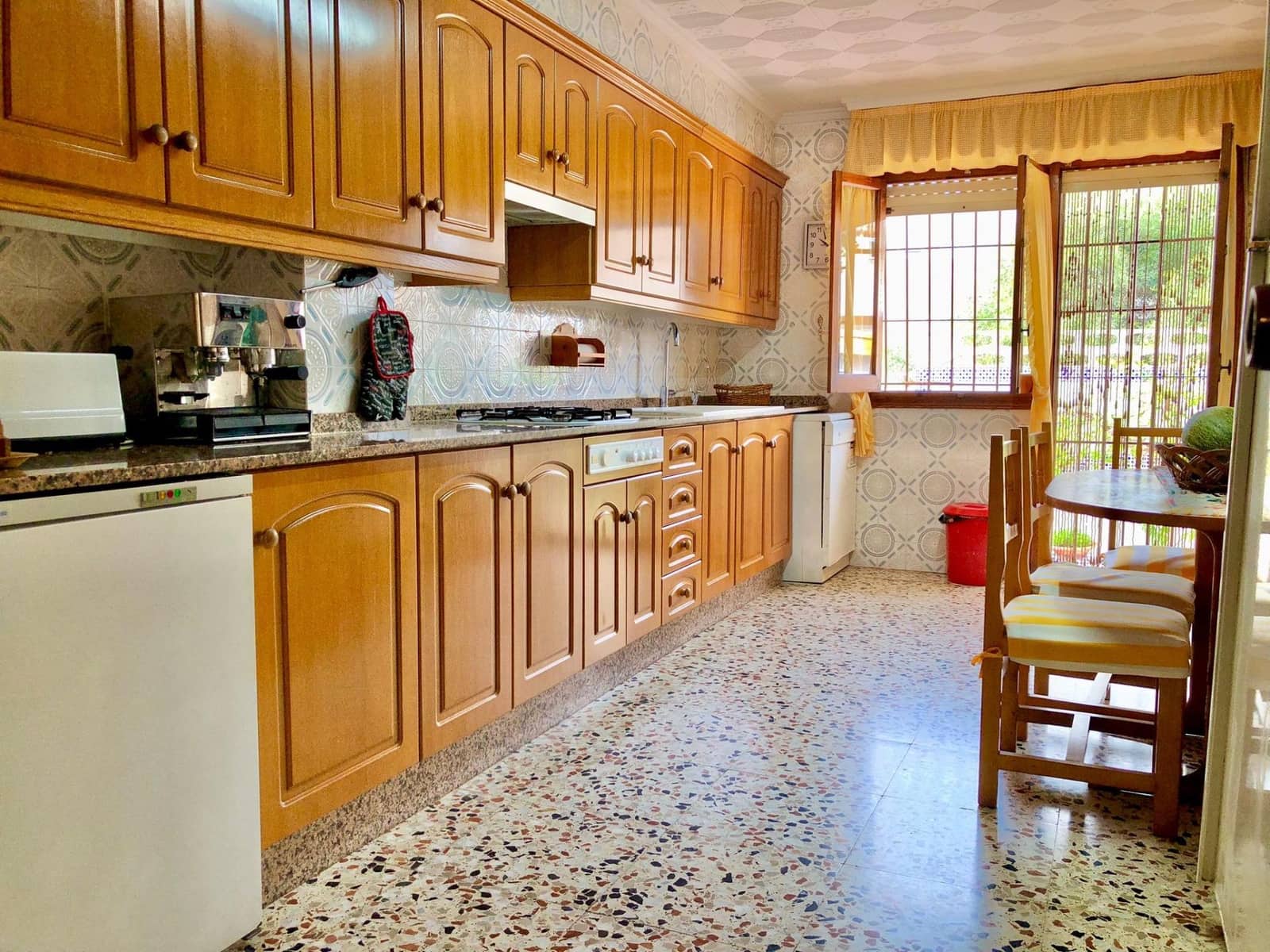 6 sypialnia Willa na sprzedaż w Guardamar del Segura z basenem garażem - 800 000 € (Ref: 7744014)