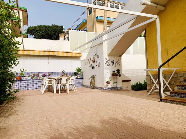6 camera da letto Villa in vendita in Guardamar Playa, Guardamar del Segura con piscina garage - 800.000 € (Rif: 7744014)