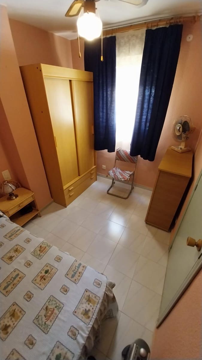 2 slaapkamer Appartement te huur in Guardamar del Segura - € 500 (Ref: 8103401)