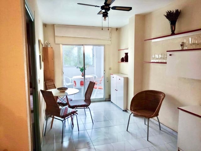 2 slaapkamer Appartement te huur in Guardamar del Segura - € 500 (Ref: 8103401)