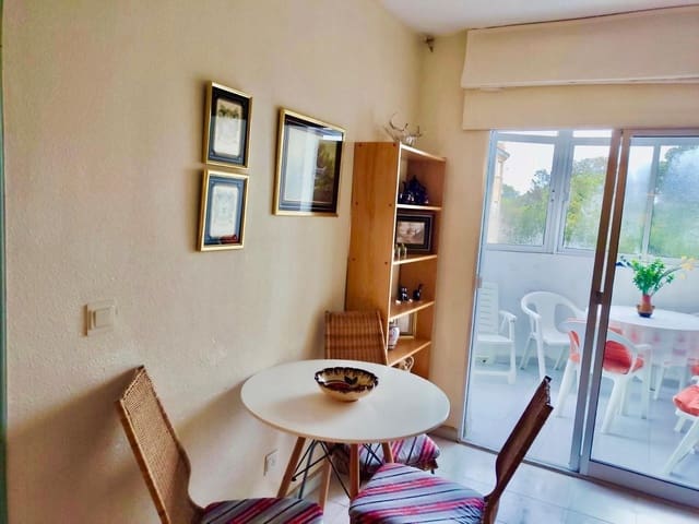 2 slaapkamer Appartement te huur in Guardamar del Segura - € 500 (Ref: 8103401)