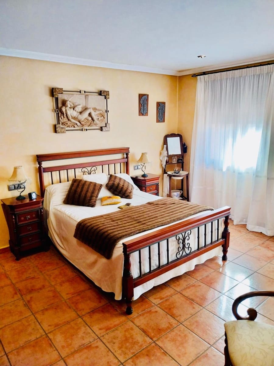 5 camera da letto Villa in vendita in Guardamar del Segura con garage - 485.000 € (Rif: 8113095)