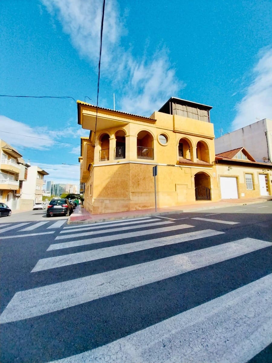 5 camera da letto Villa in vendita in Guardamar del Segura con garage - 485.000 € (Rif: 8113095)