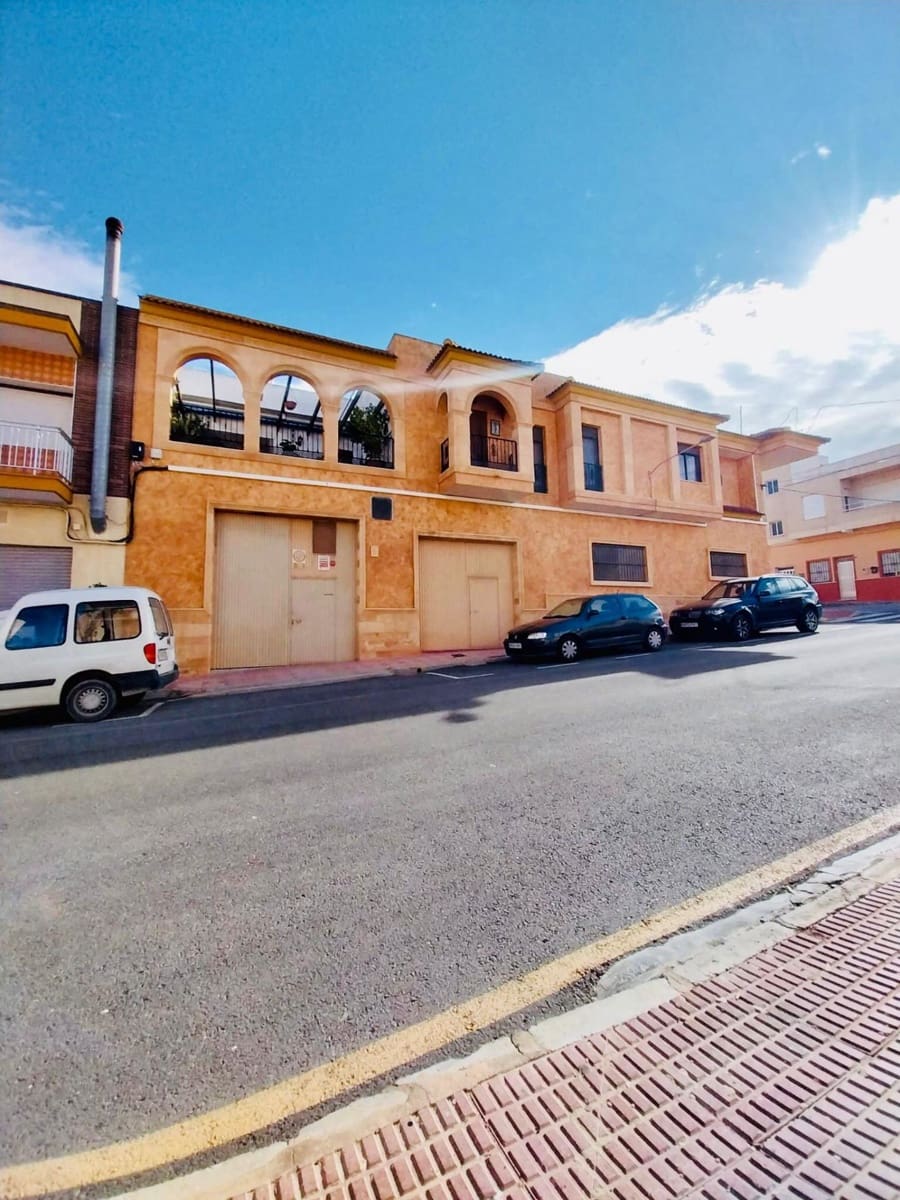 5 camera da letto Villa in vendita in Guardamar del Segura con garage - 485.000 € (Rif: 8113095)