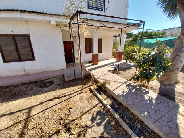 Chalet de 4 habitaciones en Guardamar del Segura en venta - 232.900 € (Ref: 8113097)