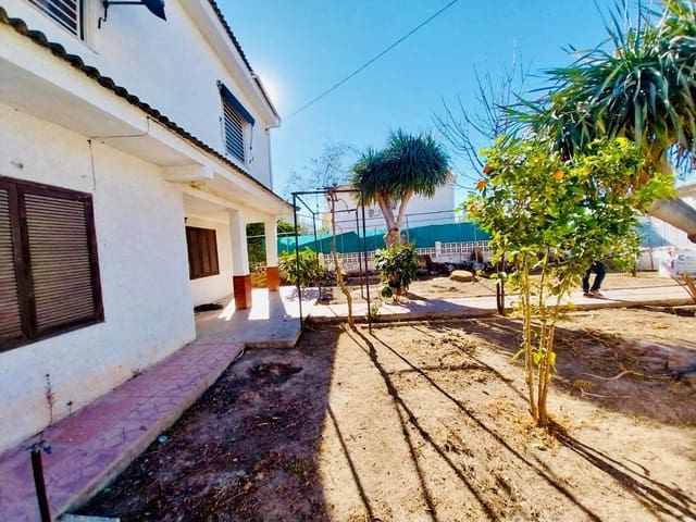 Chalet de 4 habitaciones en Guardamar del Segura en venta - 232.900 € (Ref: 8113097)