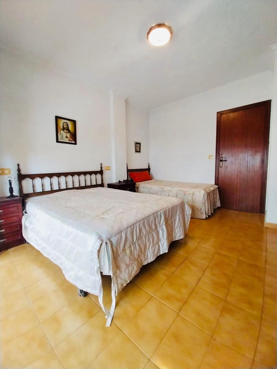 3 bedroom Apartment for sale in Guardamar del Segura - € 179,900 (Ref: 8363442)