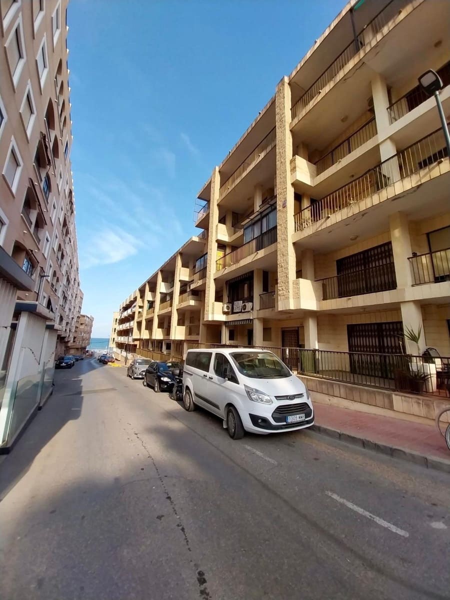 3 bedroom Apartment for sale in Guardamar del Segura - € 179,900 (Ref: 8363442)