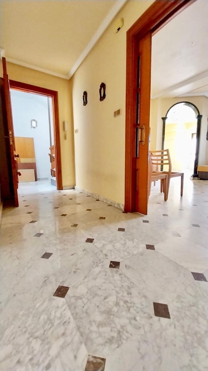 4 bedroom Apartment for sale in Guardamar del Segura - € 176,900 (Ref: 8526961)