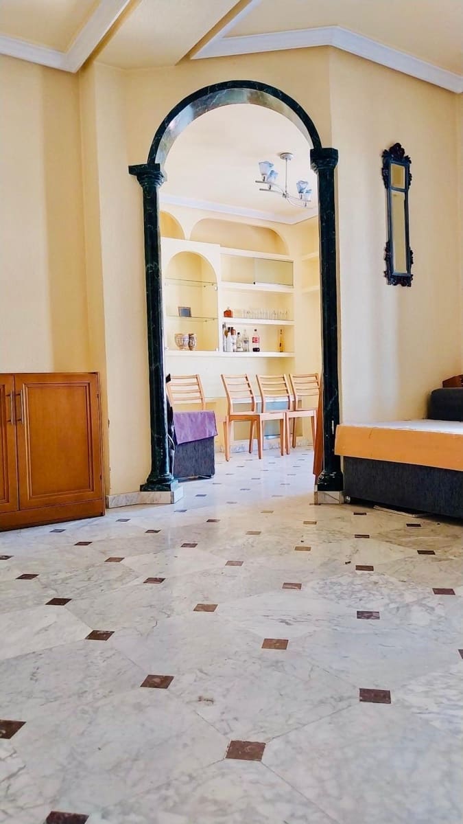 4 bedroom Apartment for sale in Guardamar del Segura - € 176,900 (Ref: 8526961)
