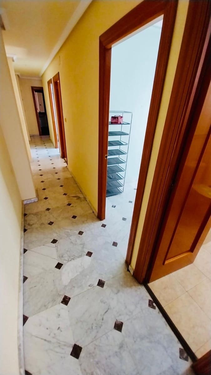 4 bedroom Apartment for sale in Guardamar del Segura - € 176,900 (Ref: 8526961)