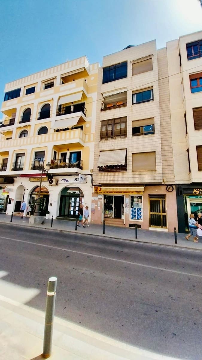 4 bedroom Apartment for sale in Guardamar del Segura - € 176,900 (Ref: 8526961)