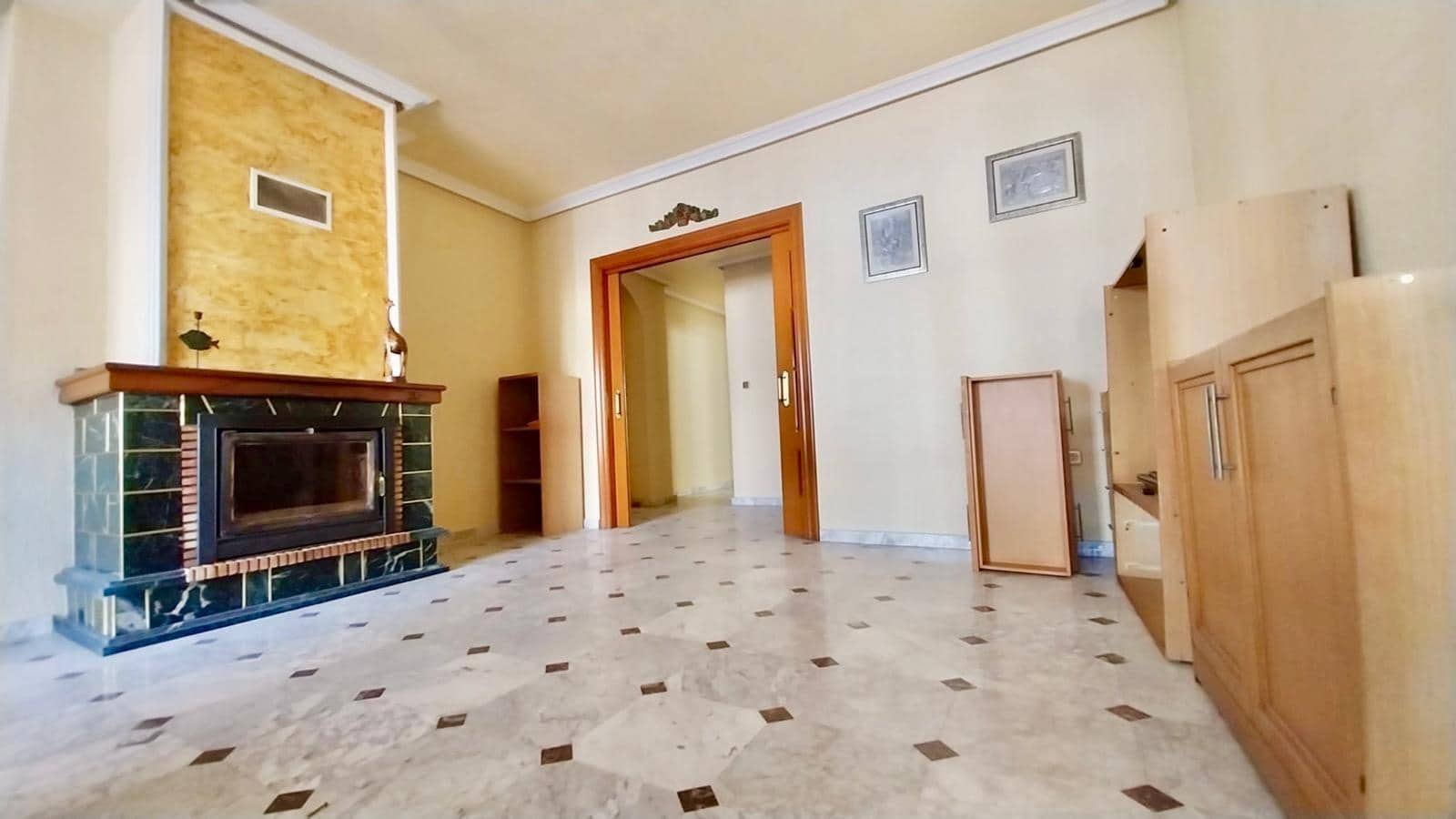 4 bedroom Apartment for sale in Guardamar del Segura - € 176,900 (Ref: 8526961)