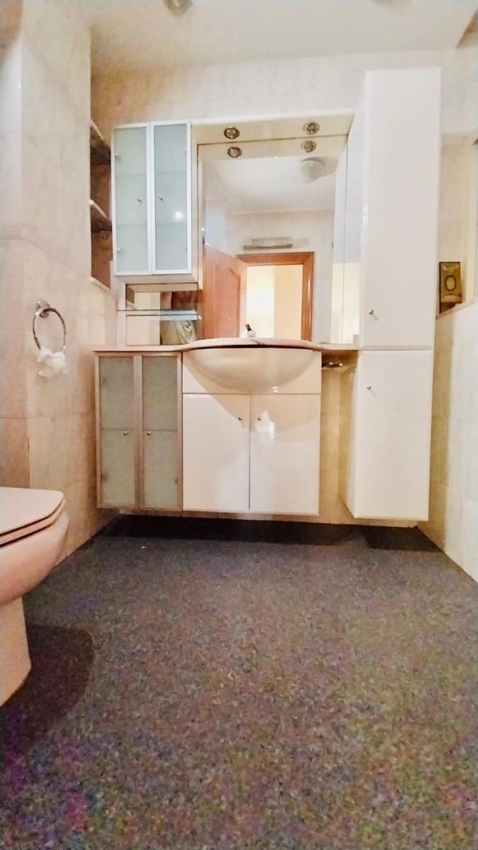 4 bedroom Apartment for sale in Guardamar del Segura - € 176,900 (Ref: 8526961)
