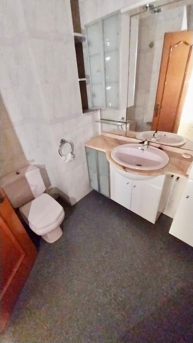 4 bedroom Apartment for sale in Guardamar del Segura - € 176,900 (Ref: 8526961)