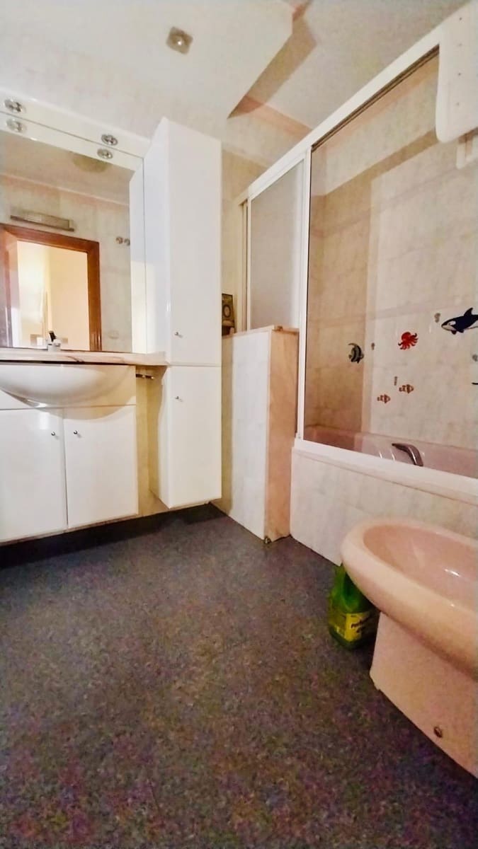 4 bedroom Apartment for sale in Guardamar del Segura - € 176,900 (Ref: 8526961)