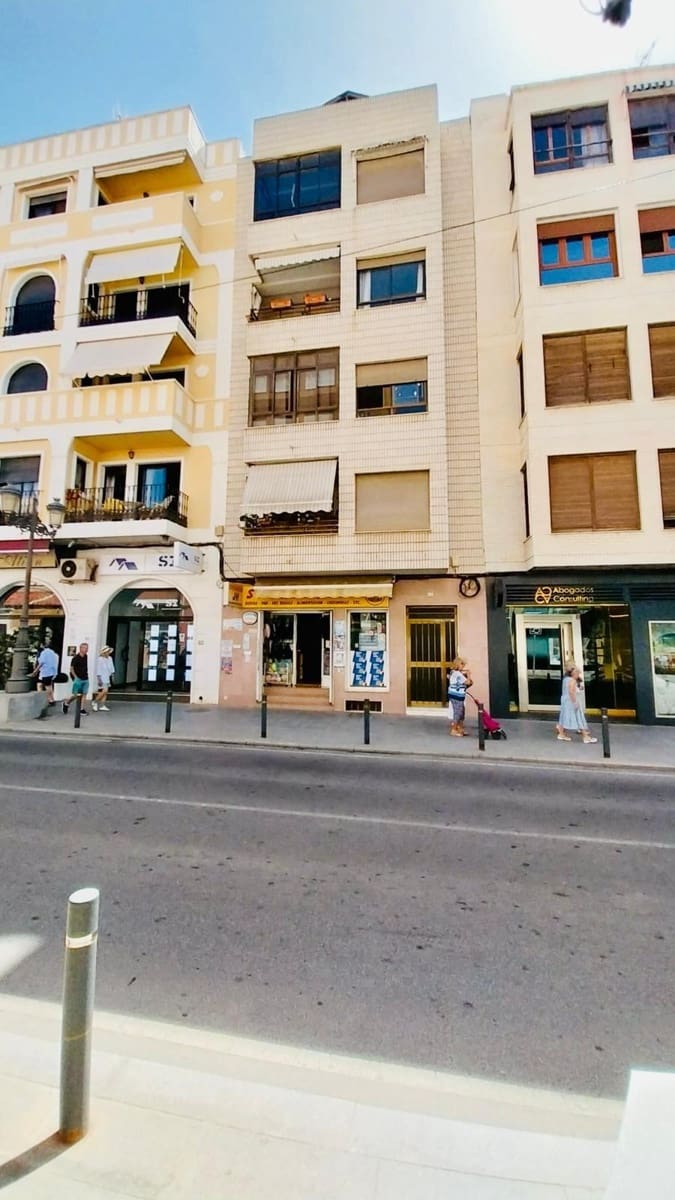 4 bedroom Apartment for sale in Guardamar del Segura - € 176,900 (Ref: 8526961)