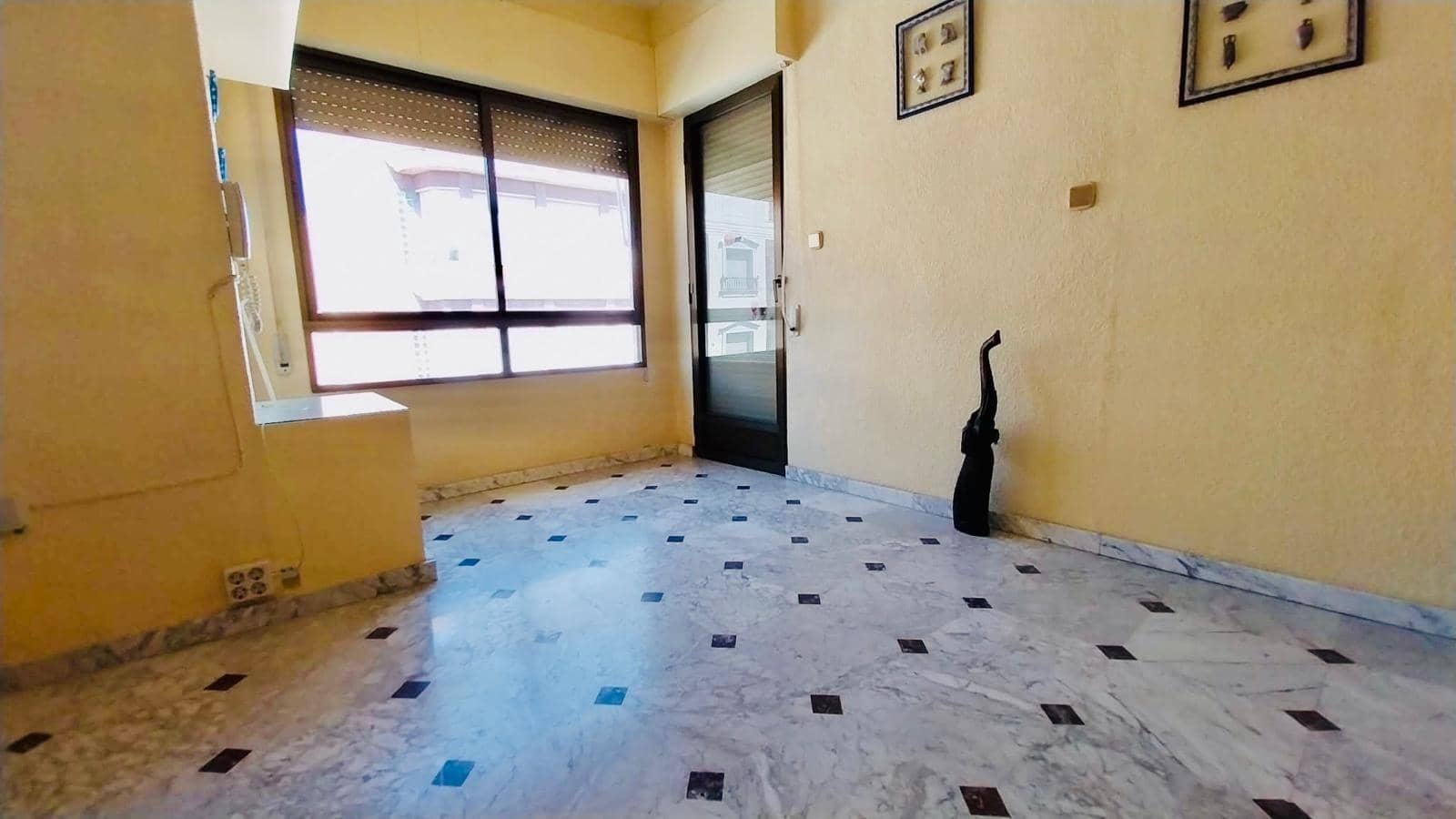 4 bedroom Apartment for sale in Guardamar del Segura - € 176,900 (Ref: 8526961)