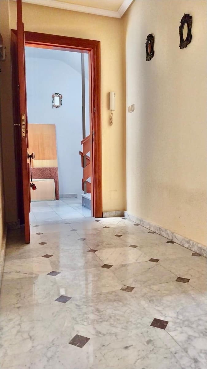 4 bedroom Apartment for sale in Guardamar del Segura - € 176,900 (Ref: 8526961)