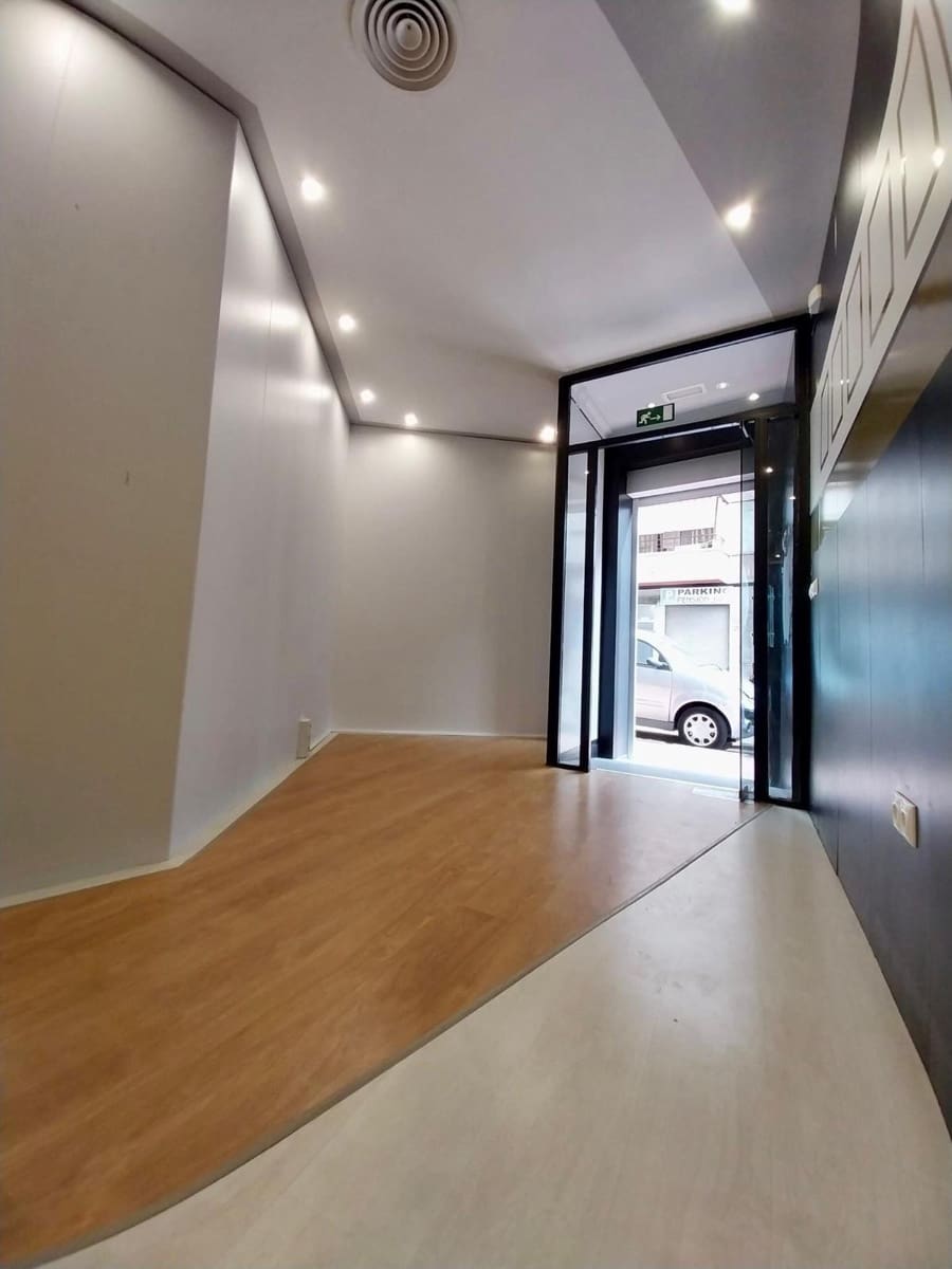 Commercieel te koop in Guardamar del Segura - € 222.000 (Ref: 8638616)