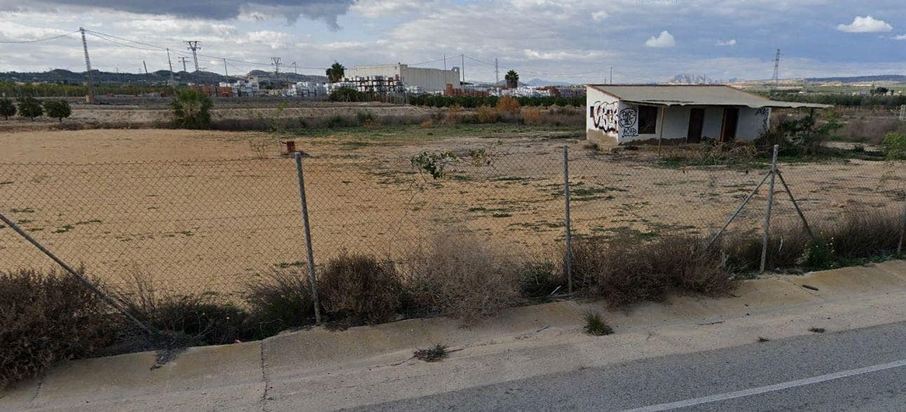 Rakentamaton maa myytävänä paikassa San Miguel de Salinas - 99 000 € (Ref: 8841058)