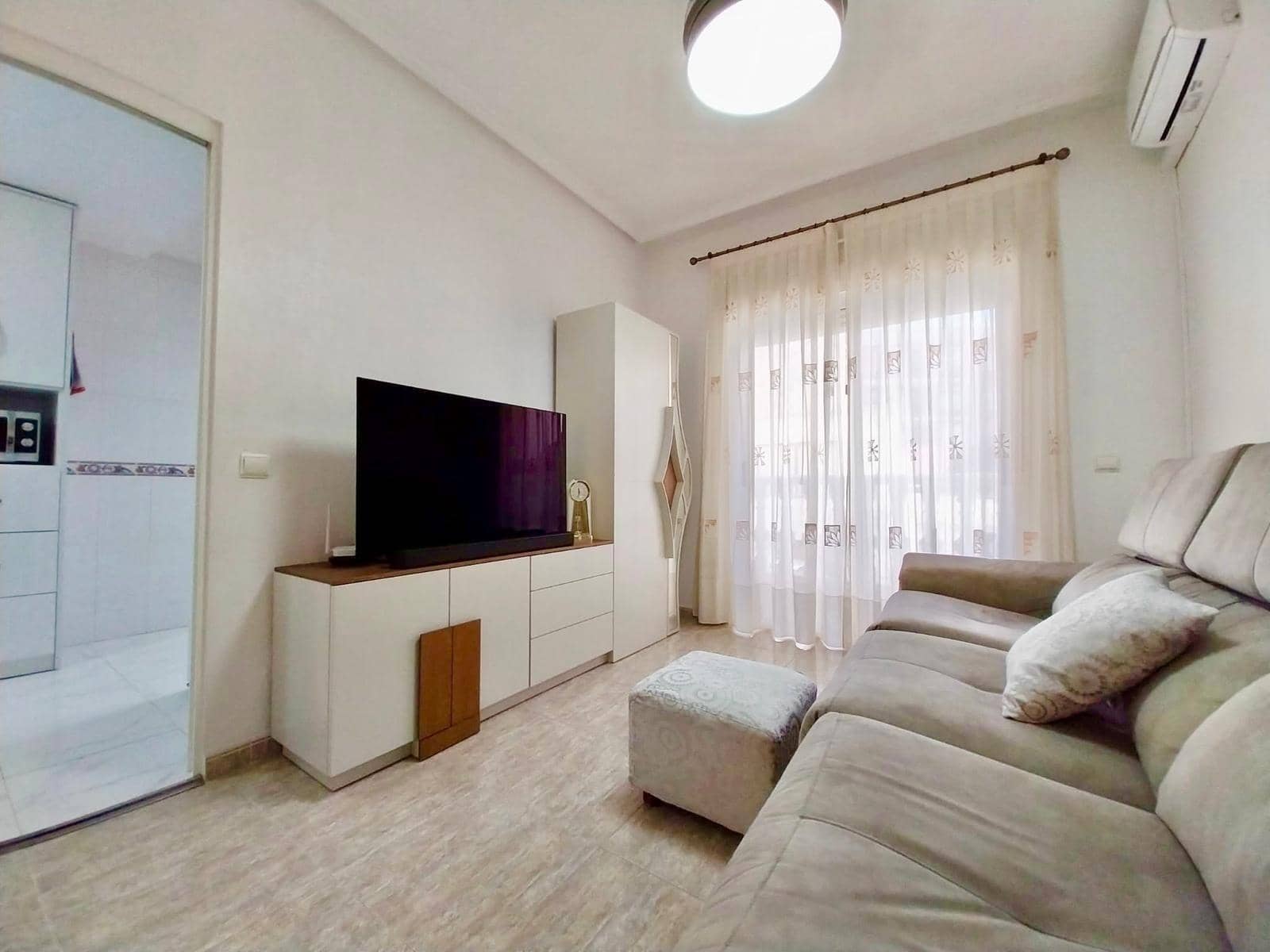 4 bedroom Apartment for sale in Guardamar del Segura with garage - € 199,500 (Ref: 8879927)