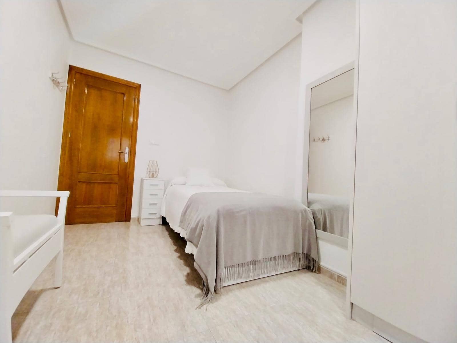 4 bedroom Apartment for sale in Guardamar del Segura with garage - € 199,500 (Ref: 8879927)