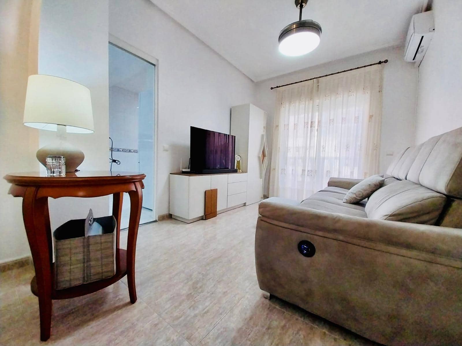 4 bedroom Apartment for sale in Guardamar del Segura with garage - € 199,500 (Ref: 8879927)
