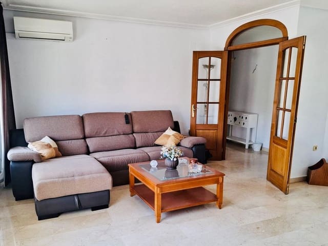 3 slaapkamer Halfvrijstaande villa te koop in Guardamar del Segura met garage - € 279.900 (Ref: 9145609)