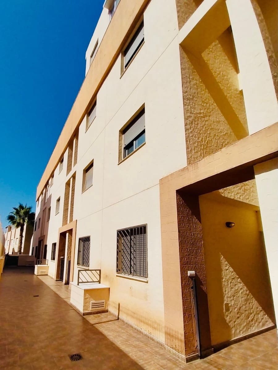 5 soveværelse Bungalow til salg i Guardamar del Segura med swimmingpool garage - € 329.000 (Ref: 9169605)