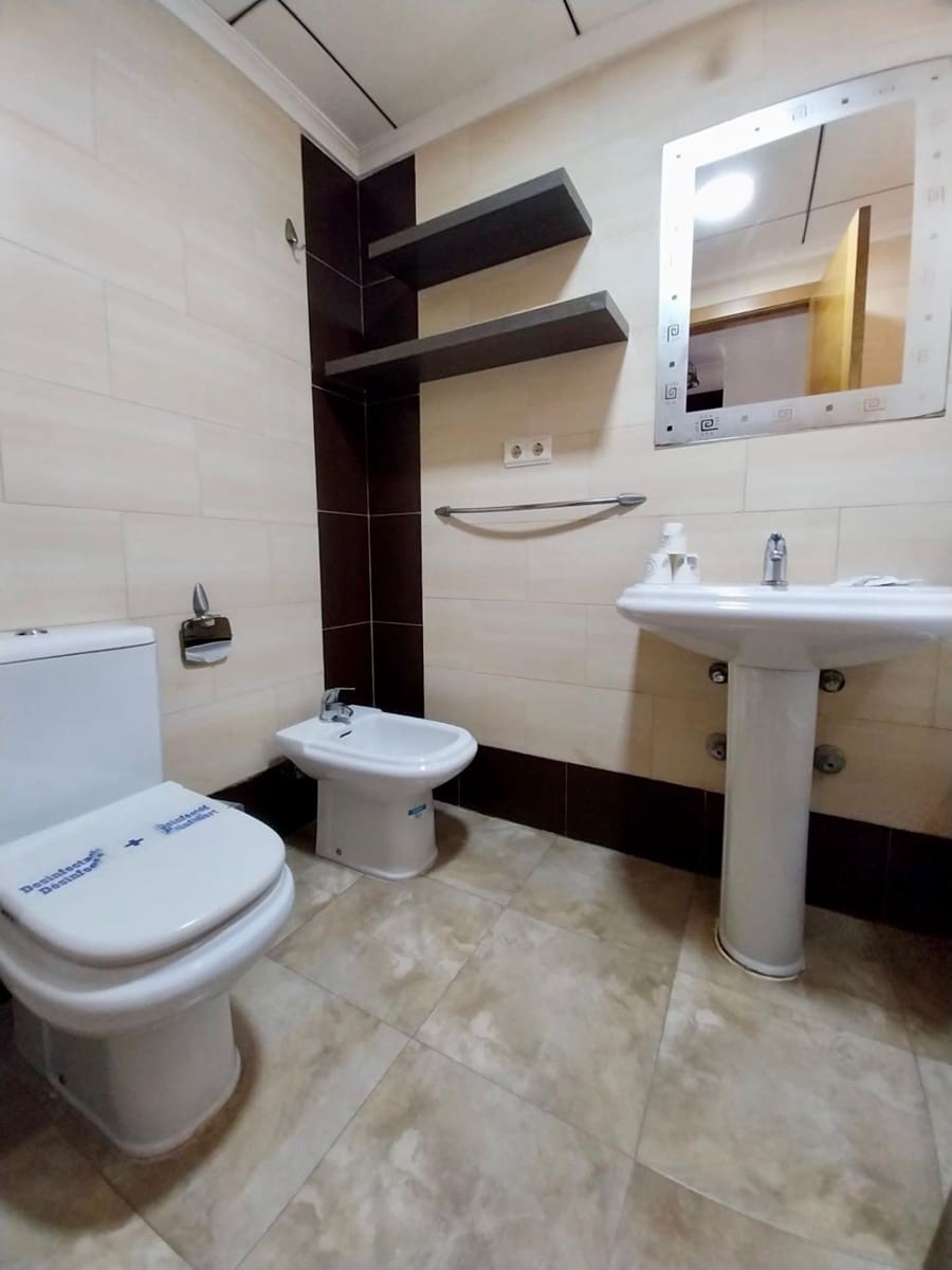 Bungalow de 5 habitaciones en Guardamar del Segura en venta con piscina garaje - 328.500 € (Ref: 9169605)