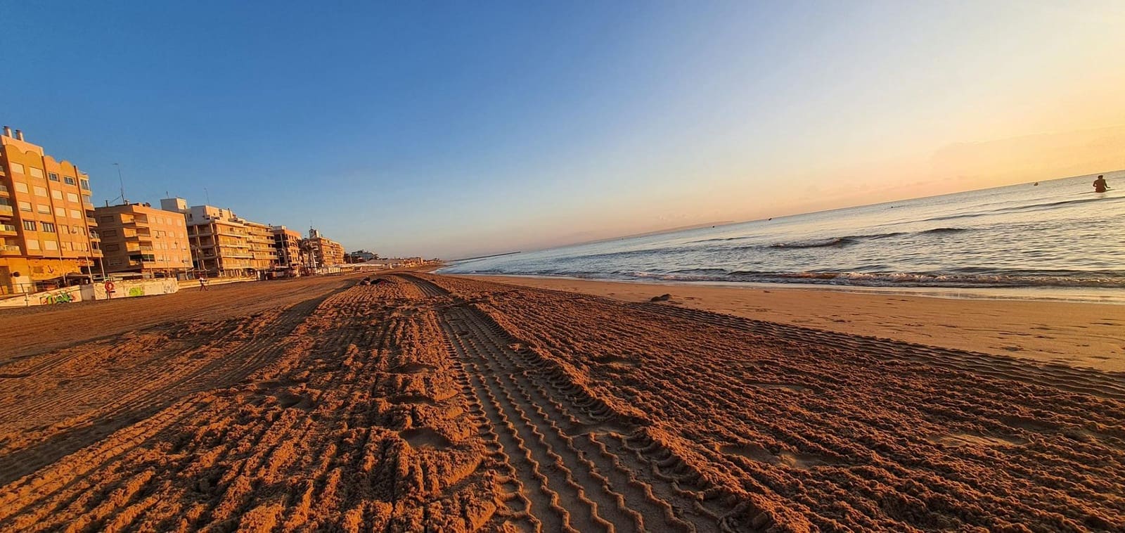 Bungalow de 5 habitaciones en Guardamar del Segura en venta con piscina garaje - 328.500 € (Ref: 9169605)