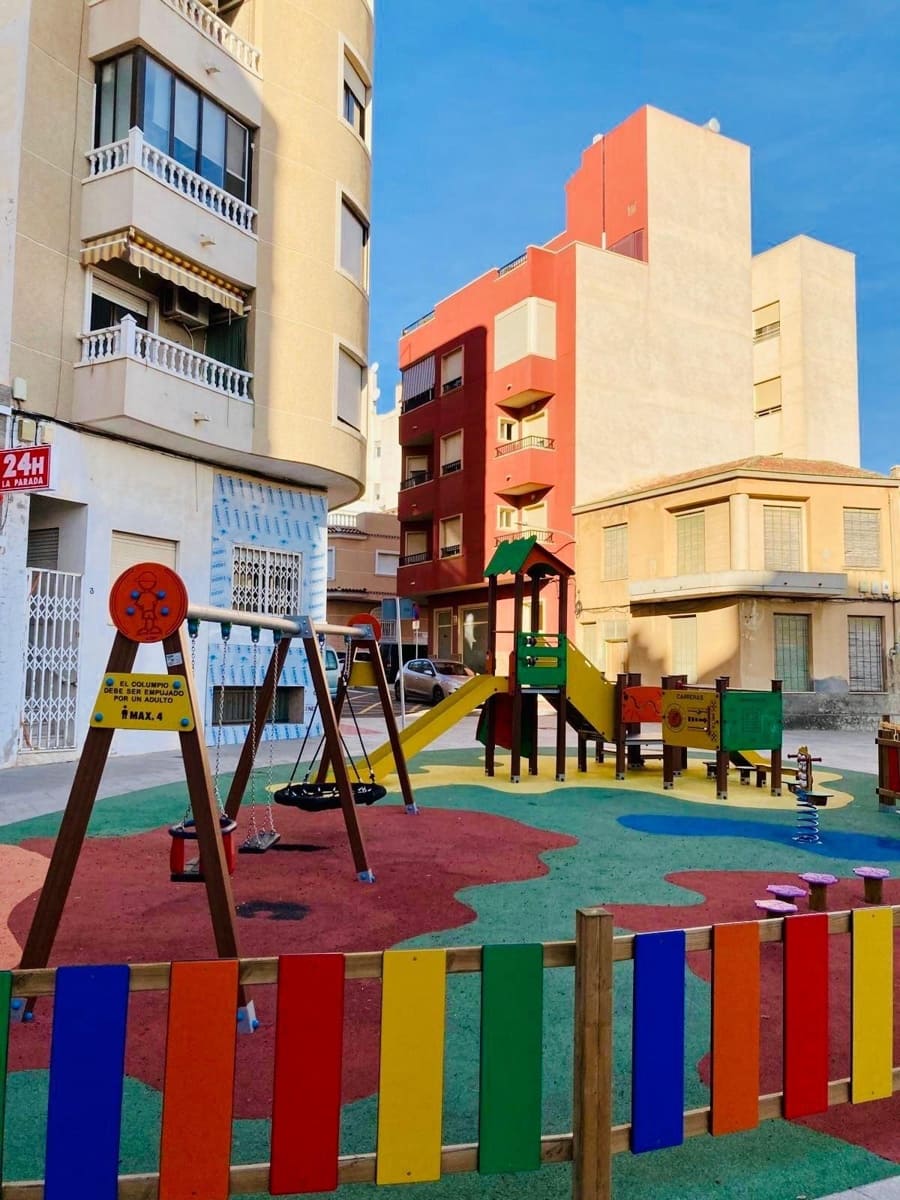 3 Zimmer Apartment zu verkaufen in Guardamar del Segura mit Garage - 175.000 € (Ref: 9338123)