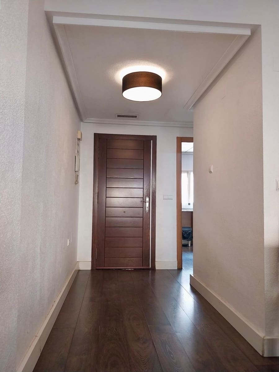 Bungalow de 3 habitaciones en Guardamar del Segura en alquiler con piscina garaje - 1.300 € (Ref: 9468542)