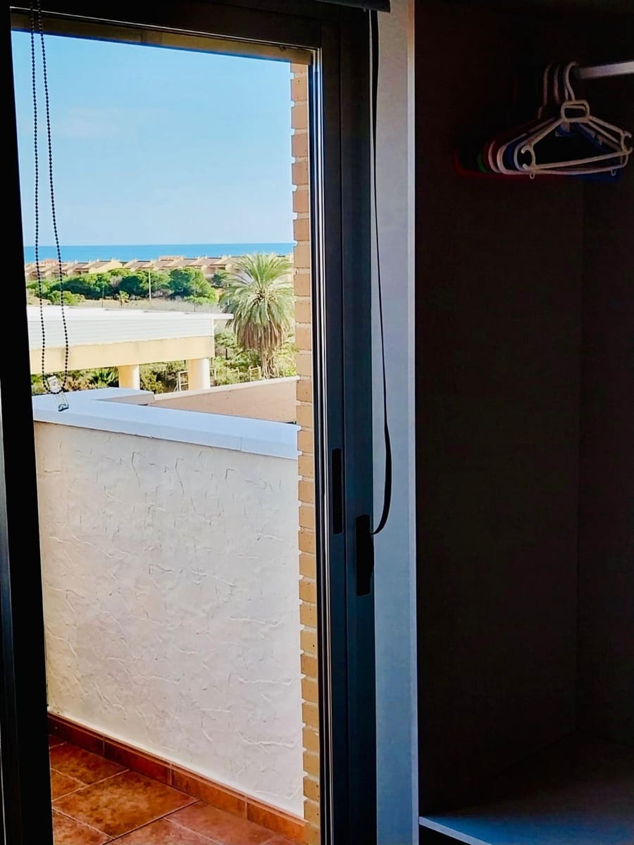 Bungalow de 3 habitaciones en Guardamar del Segura en alquiler con piscina garaje - 1.300 € (Ref: 9468542)