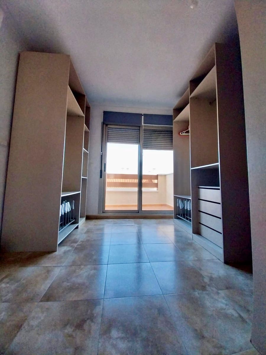 Bungalow de 3 habitaciones en Guardamar del Segura en alquiler con piscina garaje - 1.300 € (Ref: 9468542)