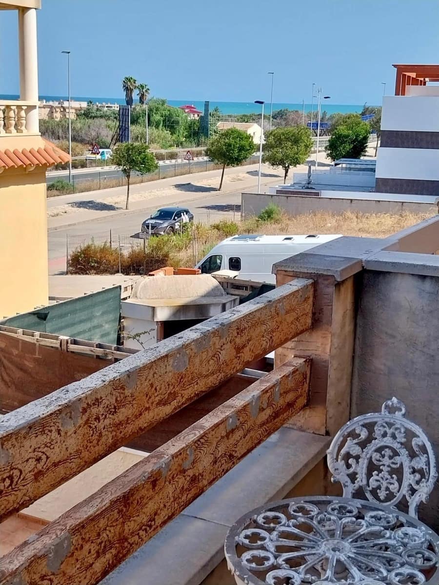 Bungalow de 3 habitaciones en Guardamar del Segura en alquiler con piscina garaje - 1.300 € (Ref: 9468542)