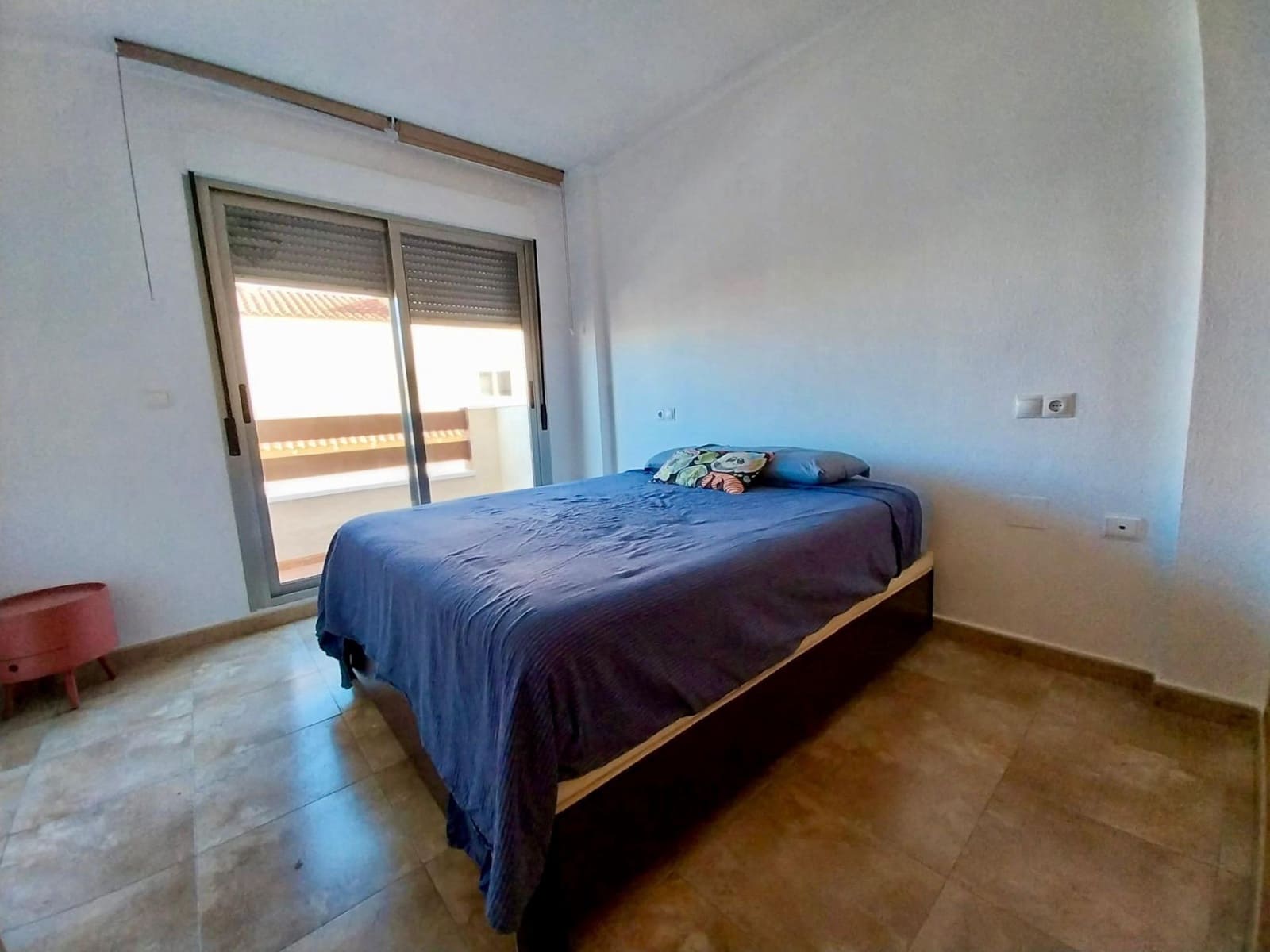 Bungalow de 3 habitaciones en Guardamar del Segura en alquiler con piscina garaje - 1.300 € (Ref: 9468542)