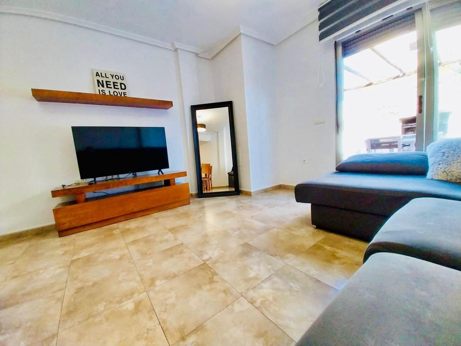 Bungalow de 3 habitaciones en Guardamar del Segura en alquiler con piscina garaje - 1.300 € (Ref: 9468542)