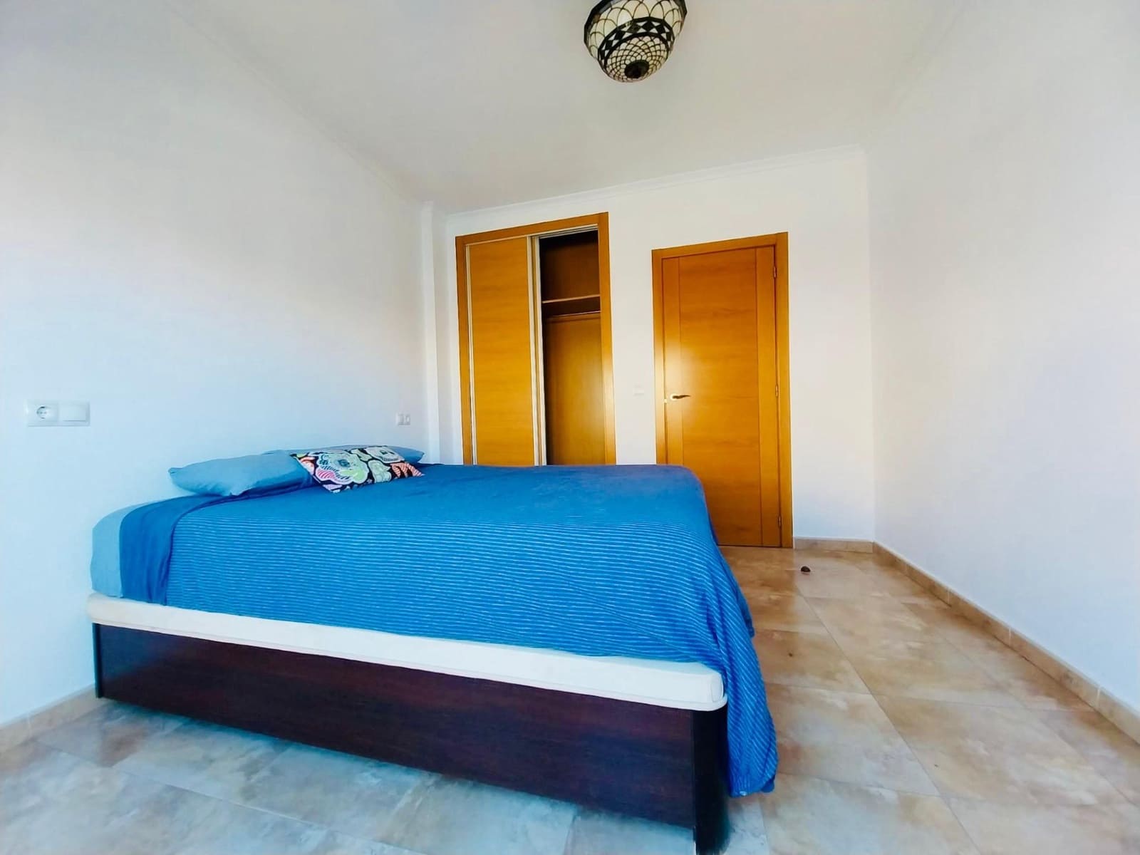 Bungalow de 3 habitaciones en Guardamar del Segura en alquiler con piscina garaje - 1.300 € (Ref: 9468542)