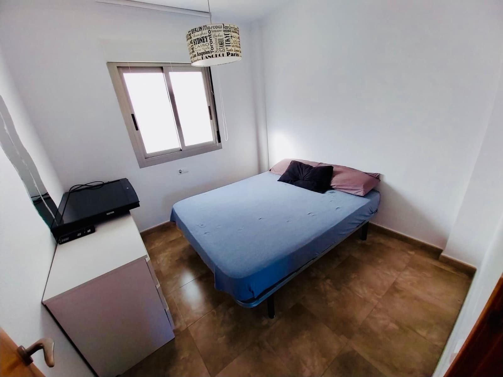 Bungalow de 3 habitaciones en Guardamar del Segura en alquiler con piscina garaje - 1.300 € (Ref: 9468542)