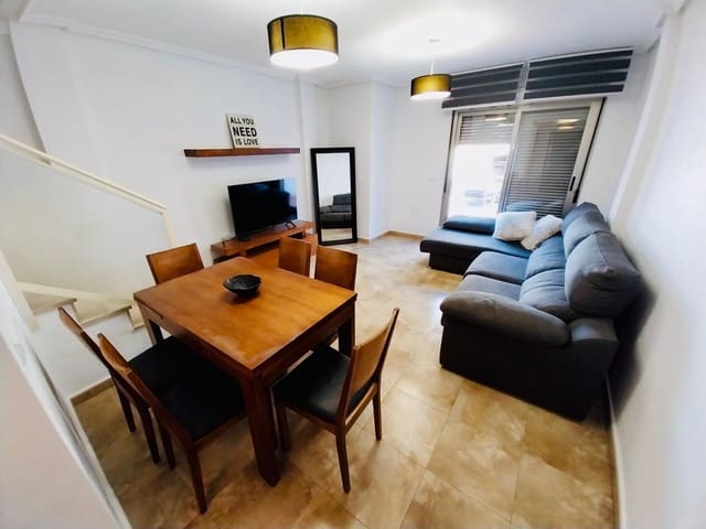 Bungalow de 3 habitaciones en Los Secanos, Guardamar del Segura en alquiler con piscina garaje - 1.300 € (Ref: 9468542)