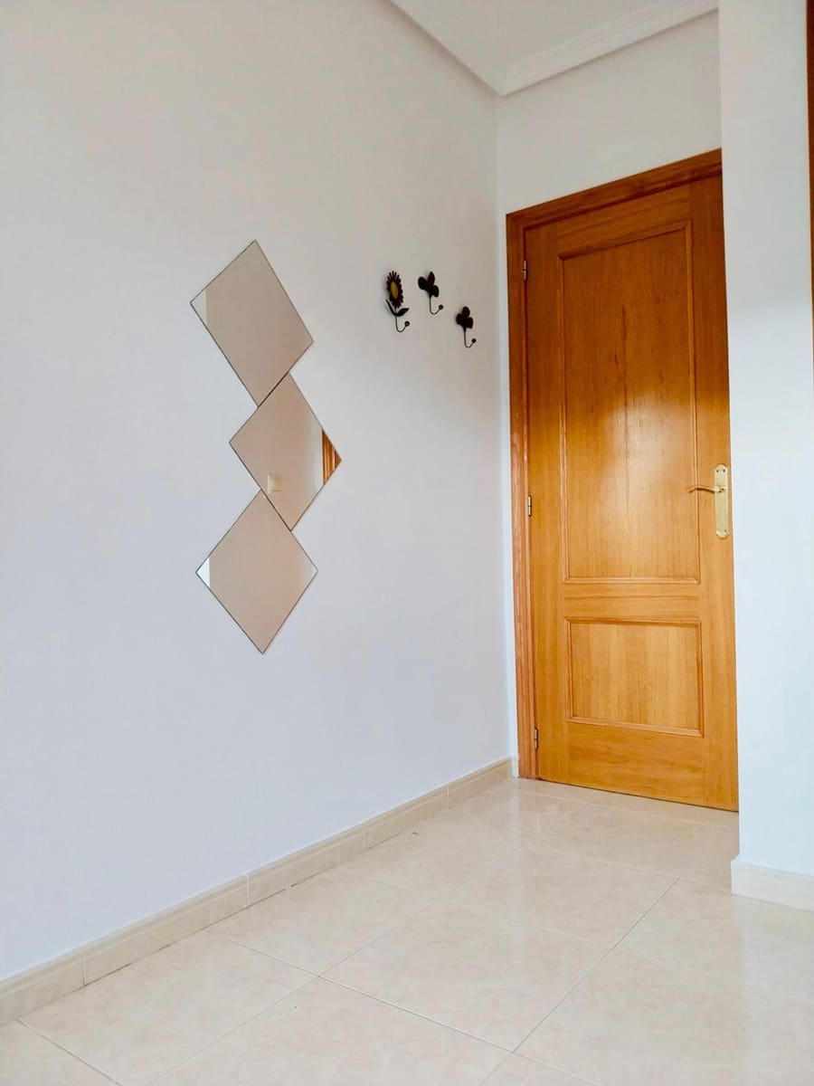 2 sovrum Lägenhet att hyra i Guardamar del Segura med pool - 800 € (Ref: 9468543)