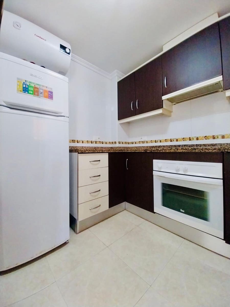 2 sovrum Lägenhet att hyra i Guardamar del Segura med pool - 800 € (Ref: 9468543)