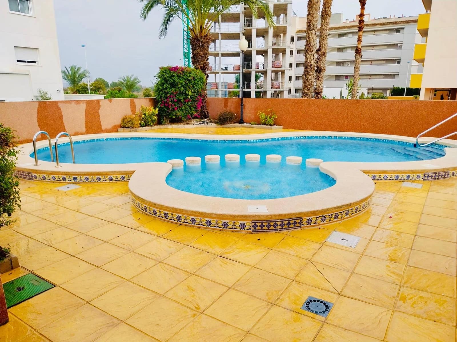 2 sovrum Lägenhet att hyra i Guardamar del Segura med pool - 800 € (Ref: 9468543)