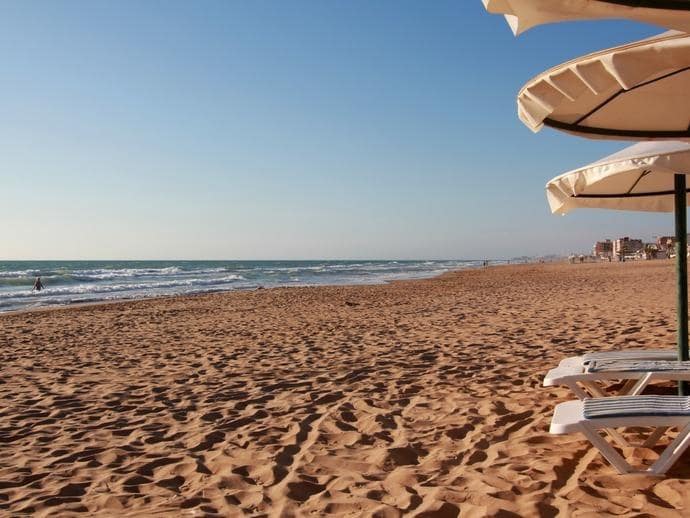 2 makuuhuone Huoneisto myytävänä paikassa Guardamar del Segura mukana 
autotalli - 339 000 € (Ref: 9470473)