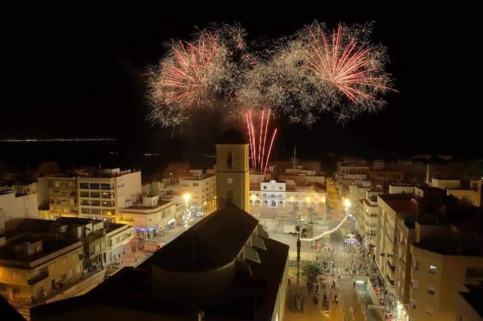 2 makuuhuone Huoneisto myytävänä paikassa Guardamar del Segura mukana 
autotalli - 339 000 € (Ref: 9470473)