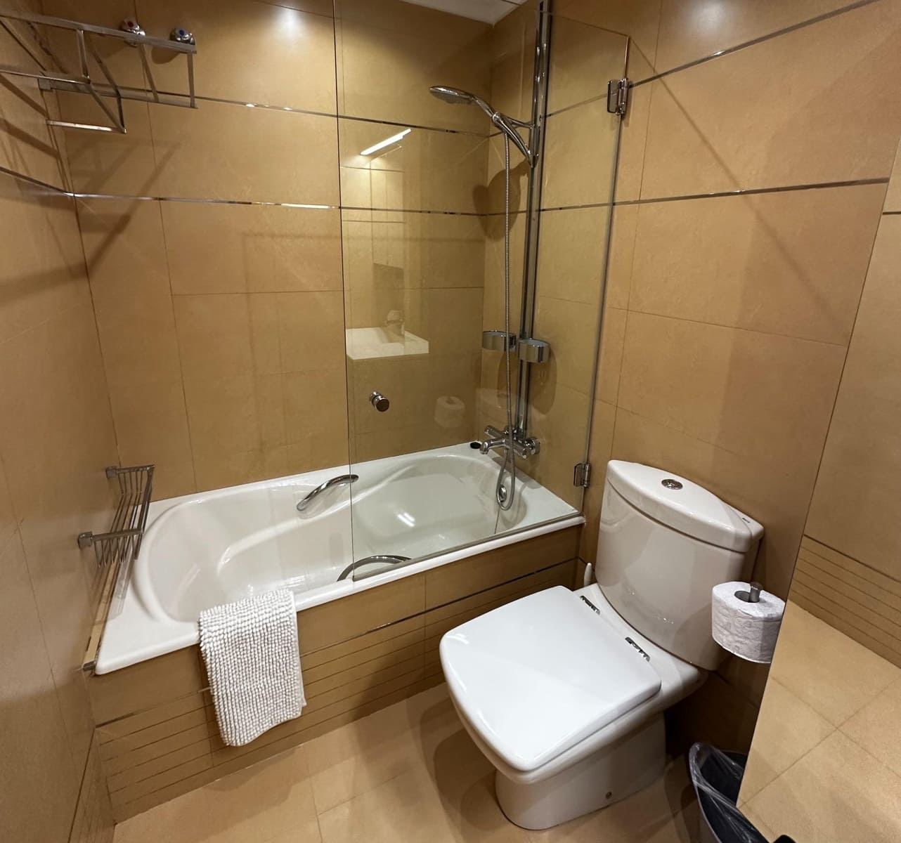 2 makuuhuone Huoneisto myytävänä paikassa Guardamar del Segura mukana 
autotalli - 339 000 € (Ref: 9470473)